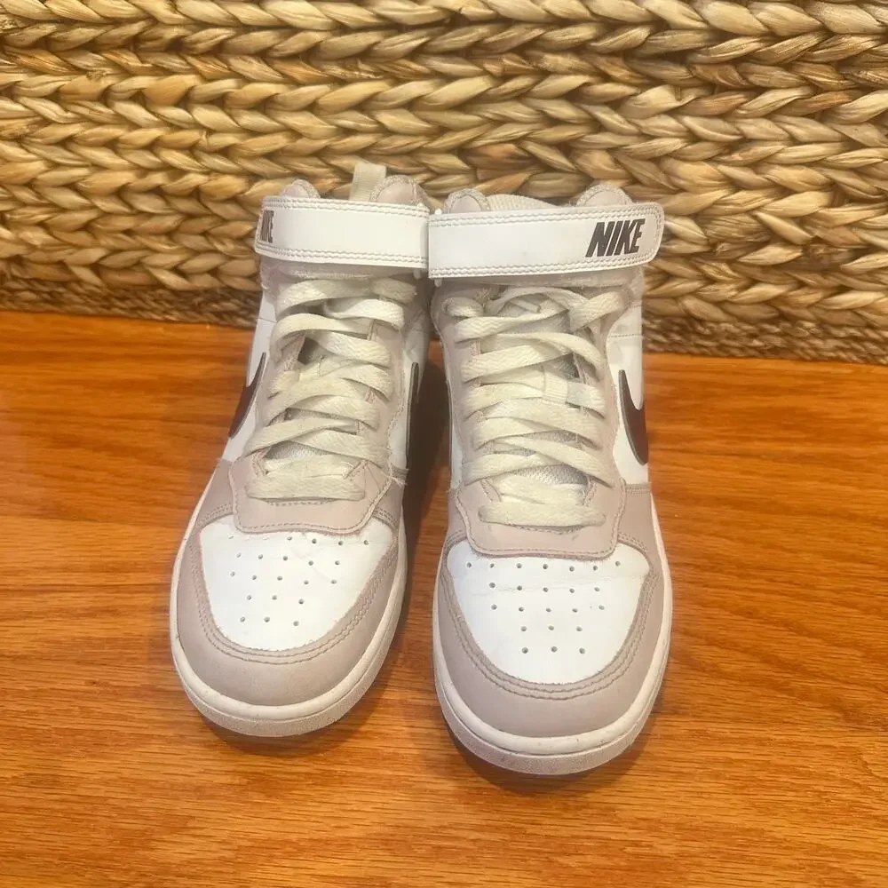 Nike Court Borough Mid 2 Kids sz 5.5
